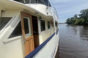 Island Angel 62ft Marine Trader Yacht For Sale