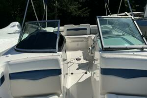 2014 Chaparral 246 SSI thumbnail 12