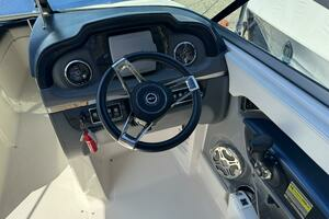2014 Chaparral 246 SSI thumbnail 10