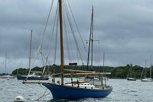 Baby Blue 25ft Jarvis Newman Yacht For Sale
