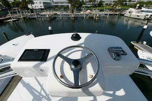 2015 Hatteras Express Sportfish thumbnail 28