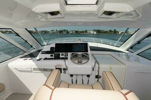2015 Hatteras Express Sportfish thumbnail 14