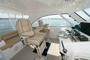 2015 Hatteras Express Sportfish thumbnail 15