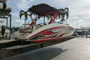 2020 Yamaha Boats 242X thumbnail 2