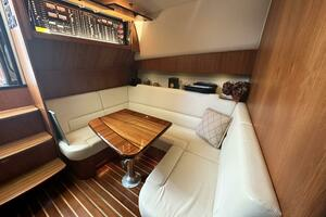 2011 Tiara Yachts 4300 Open thumbnail 23