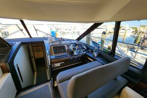 2014 Prestige 550 thumbnail 21