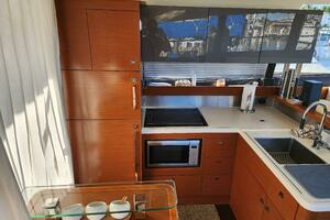 2014 Prestige 550 thumbnail 17
