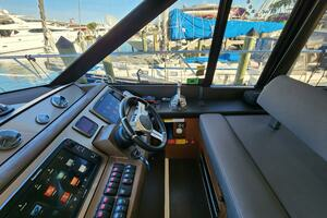 2014 Prestige 550 thumbnail 22
