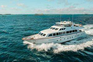 Beachfront 2006 Hargrave  Yacht For Sale in Ft. Lauderdale FL