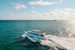 Beachfront 2006 Hargrave  Yacht For Sale in Ft. Lauderdale FL