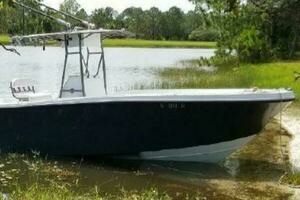 1988 Mako 261 Center Console thumbnail 1