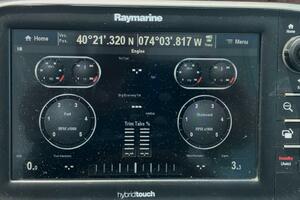 Photo 4418890 for 2004 Sea Ray 390 Motor Yacht  