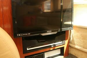 Photo 4418879 for 2004 Sea Ray 390 Motor Yacht  