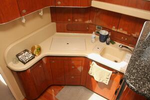 Photo 4418883 for 2004 Sea Ray 390 Motor Yacht  