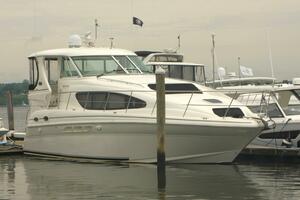 Photo 4418863 for 2004 Sea Ray 390 Motor Yacht  