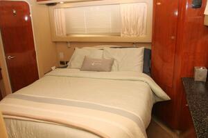 Photo 4418866 for 2004 Sea Ray 390 Motor Yacht  