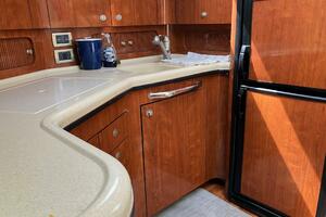 Photo 4418891 for 2004 Sea Ray 390 Motor Yacht  