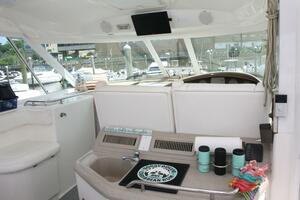 Photo 4418886 for 2004 Sea Ray 390 Motor Yacht  