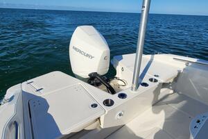 Photo 4418916 for 2023 Boston Whaler 220 Dauntless  
