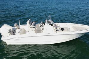 Photo 4418964 for 2023 Boston Whaler 220 Dauntless  