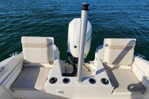 Photo 4418924 for 2023 Boston Whaler 220 Dauntless  
