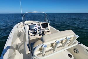 Photo 4418940 for 2023 Boston Whaler 220 Dauntless  