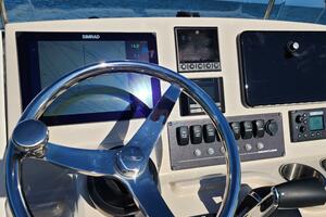 Photo 4418942 for 2023 Boston Whaler 220 Dauntless  