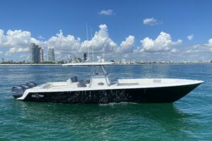  2017 Contender 39st Yacht For Sale in Miami FL