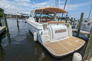 2000 Tiara Yachts 3500 Express thumbnail 14