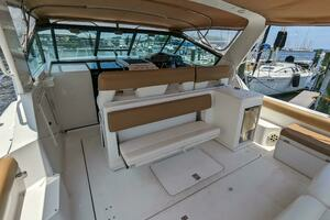 2000 Tiara Yachts 3500 Express thumbnail 10