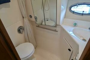 2000 Tiara Yachts 3500 Express thumbnail 9