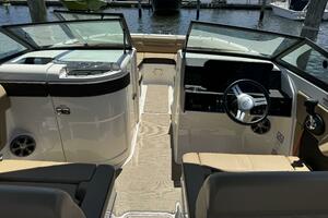 Photo 4424864 for 2021 Sea Ray SDX 270 Outboard  
