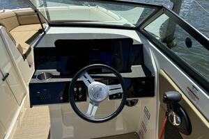 Photo 4424865 for 2021 Sea Ray SDX 270 Outboard  