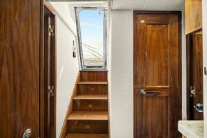 2022 Viking 75 Motor Yacht thumbnail 42