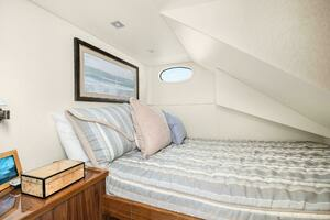 2022 Viking 75 Motor Yacht thumbnail 41
