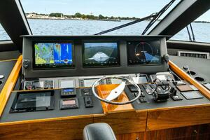 2022 Viking 75 Motor Yacht thumbnail 11