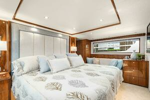 2022 Viking 75 Motor Yacht thumbnail 74