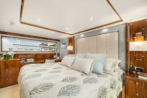 2022 Viking 75 Motor Yacht thumbnail 57