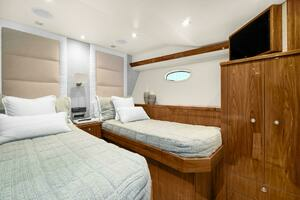 2022 Viking 75 Motor Yacht thumbnail 61