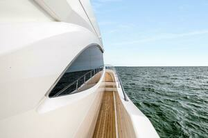 2022 Viking 75 Motor Yacht thumbnail 9