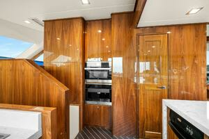 2022 Viking 75 Motor Yacht thumbnail 26