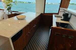 2022 Viking 75 Motor Yacht thumbnail 73