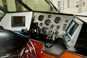 1990 Motor Yacht 70 Brata thumbnail 17
