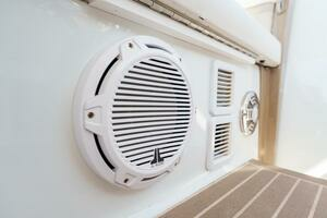 2014 40 Formula Super Sport Speakers