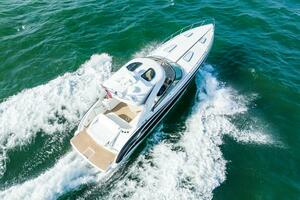 2014 40 Formula Super Sport Profile