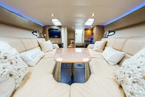 2014 40 Formula Super Sport Salon Seating