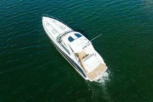 2014 40 Formula Super Sport Profile