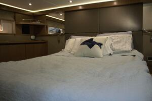 2017 Sea Ray 460 Sundancer thumbnail 54