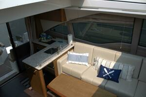 2017 Sea Ray 460 Sundancer thumbnail 6
