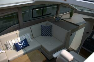 2017 Sea Ray 460 Sundancer thumbnail 48